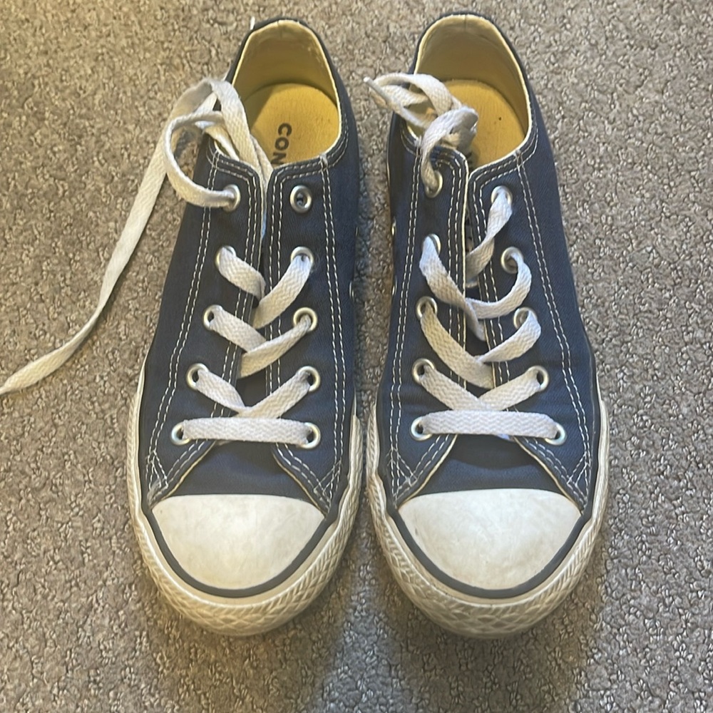 Converse youth size 2